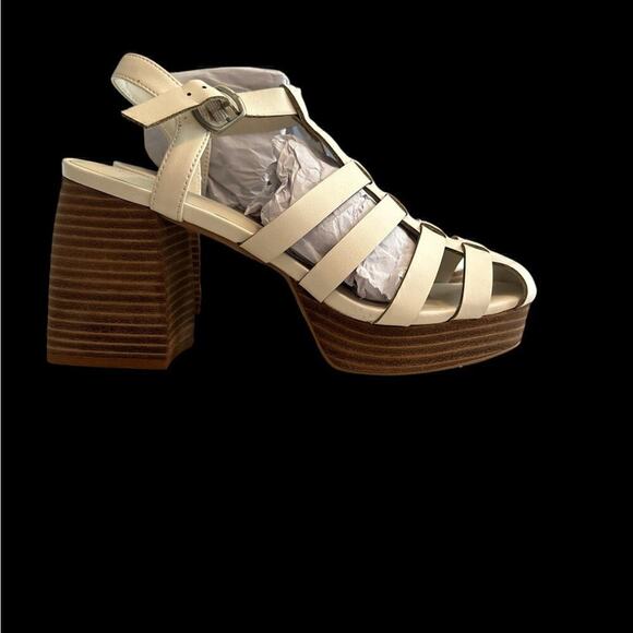 Beautiful White Oasis Society heels SIZE 9 - Picture 3 of 3